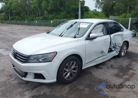 2017 Volkswagen Passat 1.8T S из США, поврежденный, VIN 1VWAT7A38HC085593